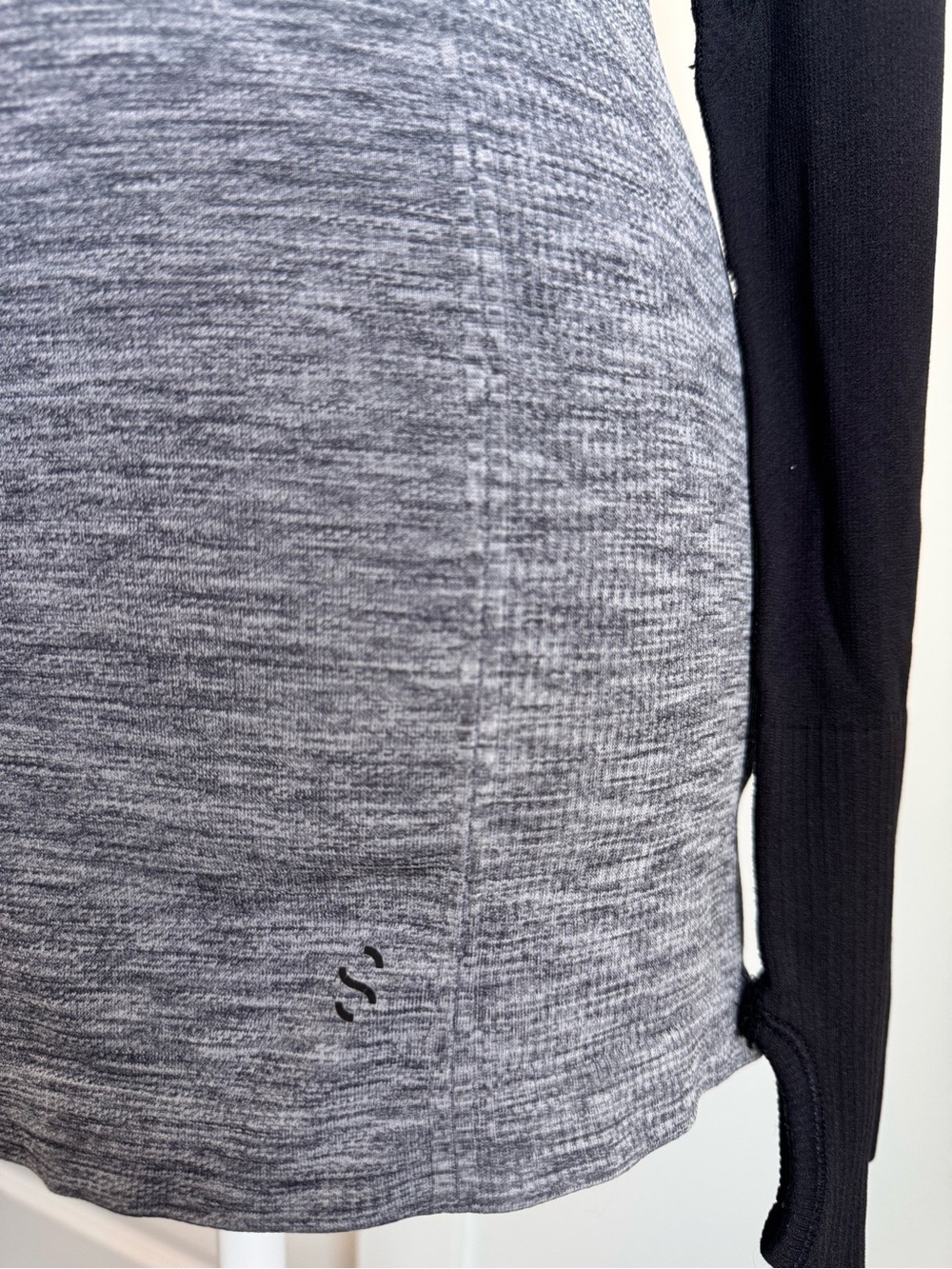 H&M Women's Grey & Black Long Sleeve Performance Top - Picture 6 of 8